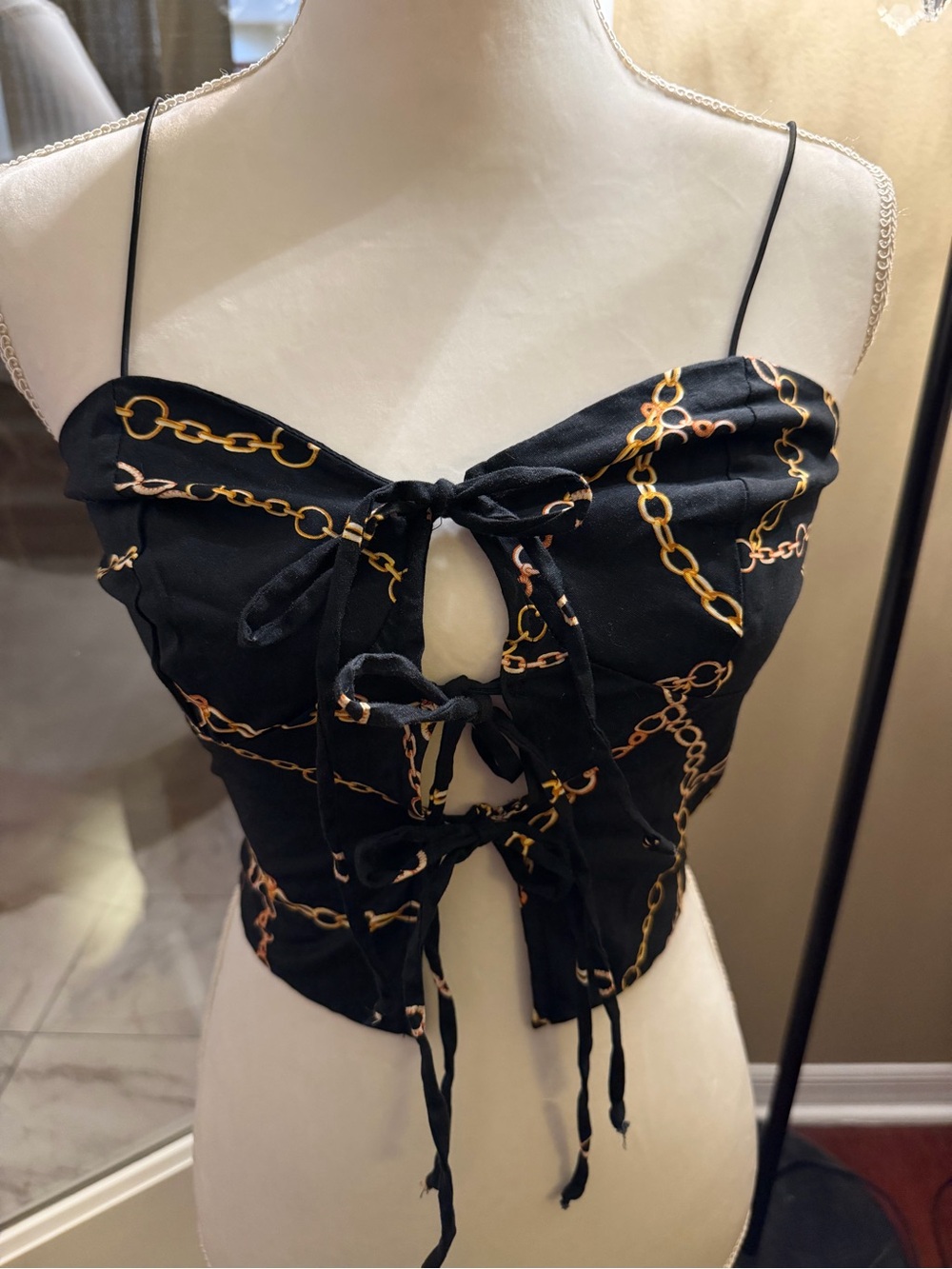 Timing Black Chain-Print Tie-Front Crop Cami